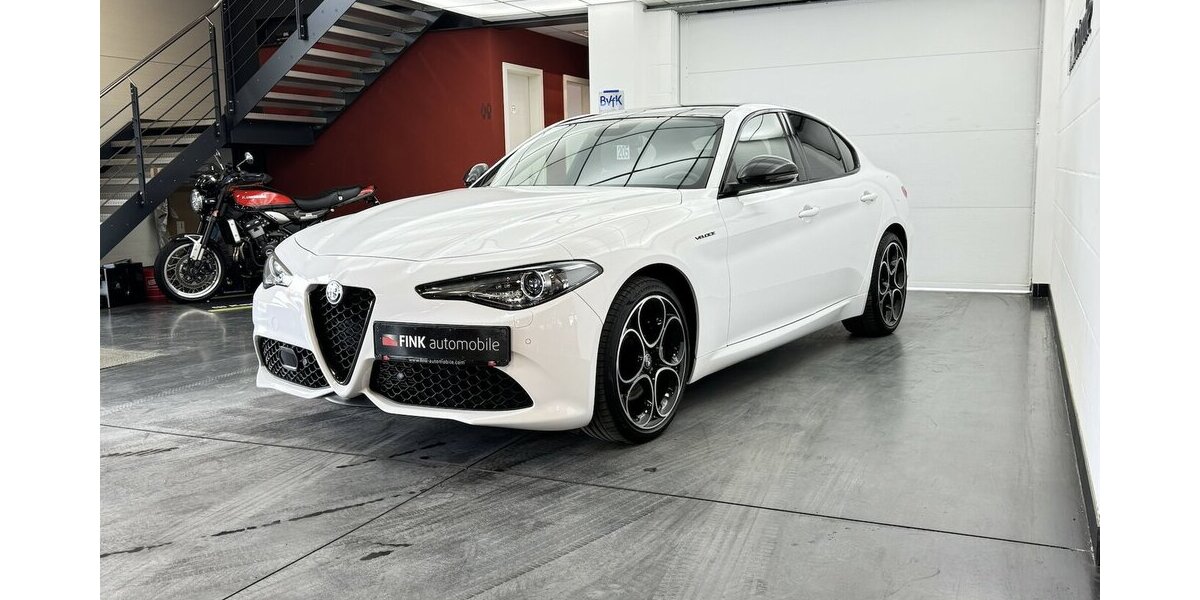 Alfa Romeo Giulia 2.0 Veloce Q4 Turbo Panoramadach Xenon 43.300 km 32.970 &euro; Lich 35423