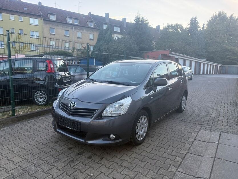 Toyota Verso 153.000 km 6.500 € Essen 45143