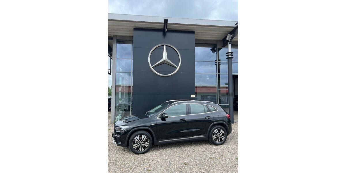 Mercedes-Benz GLA 250 12.800 km 39.850 &euro; Lütjenburg 24321