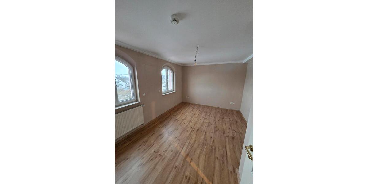 Maisonettenwohnung Mellrichstadt - 4.5 Zimmer, 99 m&sup2;, 250.000&euro; | Angebot:25261239