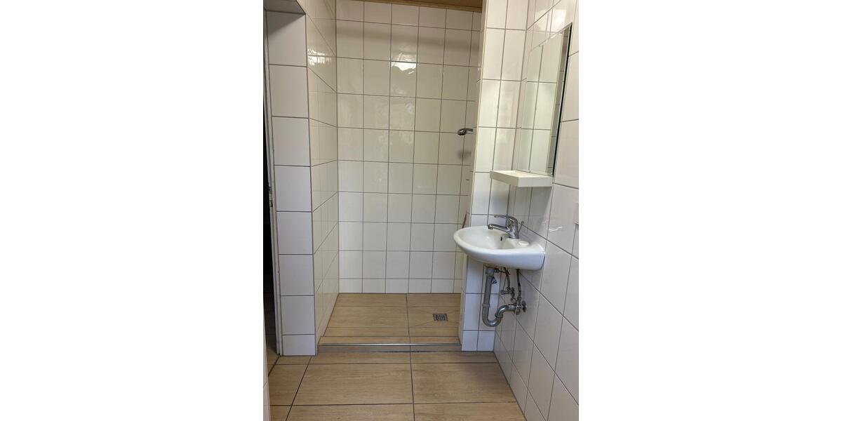 Baugrundstück mit kleinem massiven Wohnhaus 2 zimmer