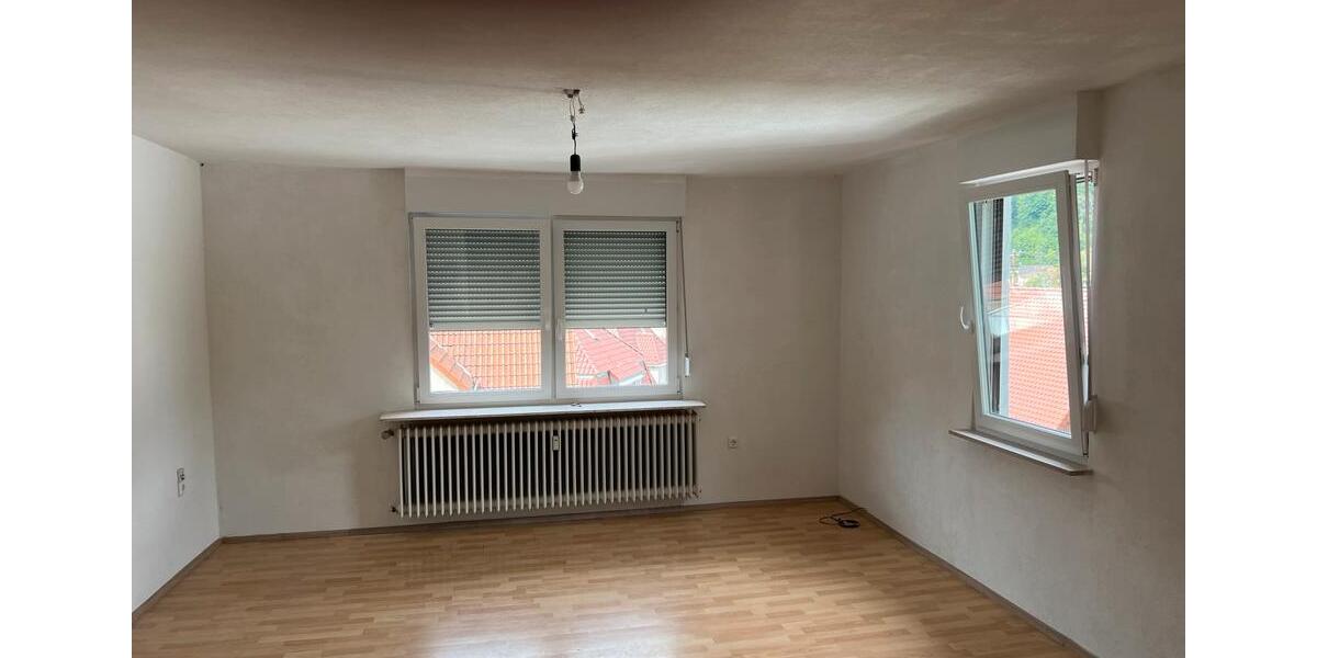 Etagenwohnung Oberndorf am Neckar - 3.5 Zimmer, 81 m&sup2;, 700&euro; | Angebot:26063382