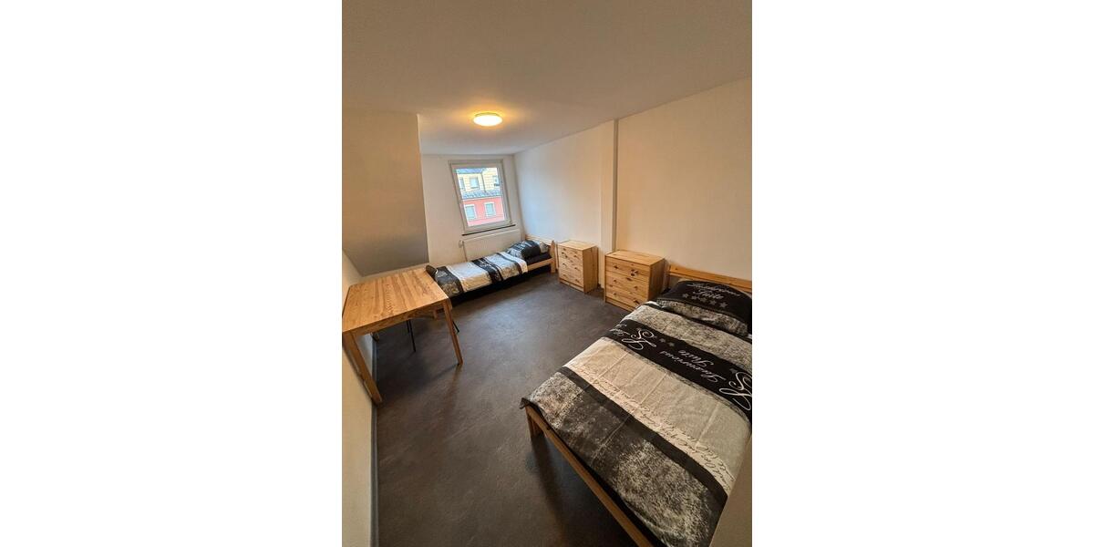 Etagenwohnung Hof Neuhof - 4 Zimmer, 95 m&sup2;, 25&euro; | Angebot:26567924