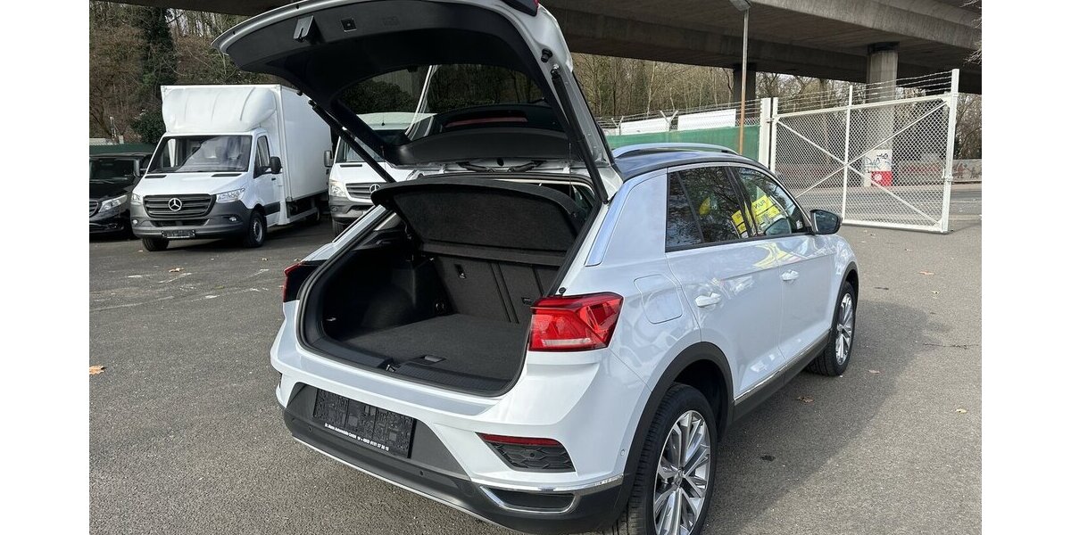VW T-Roc IQ.DRIVE LED Navi PDC SHZ 127.074 km 18.000 &euro; Mainz 55122