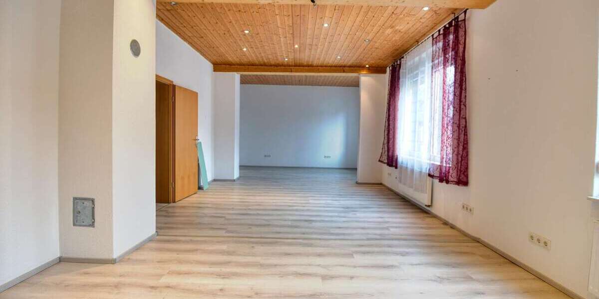Bezugfsfreie 6 ZKBB mit XL-Panoramaterrasse & Gemeinschaftsgarten Gepflegtes 2FH mit Garage - Etagenwohnung Mannheim Sandhofen | Angebot:26757726