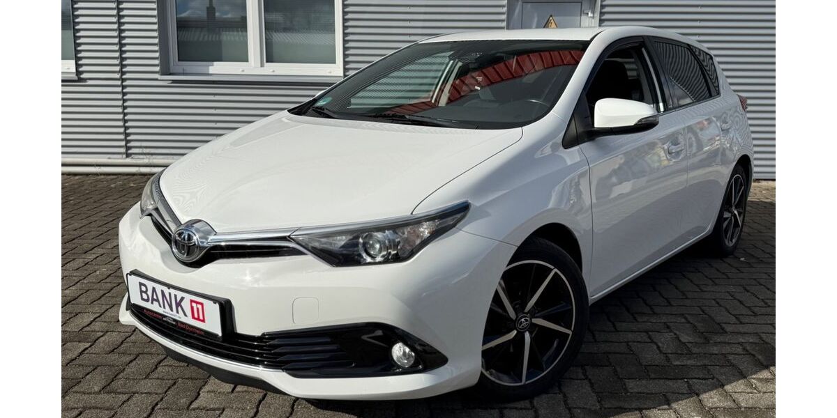 Toyota Auris 114.000 km 11.980 &euro; Bad Dürrheim 78073