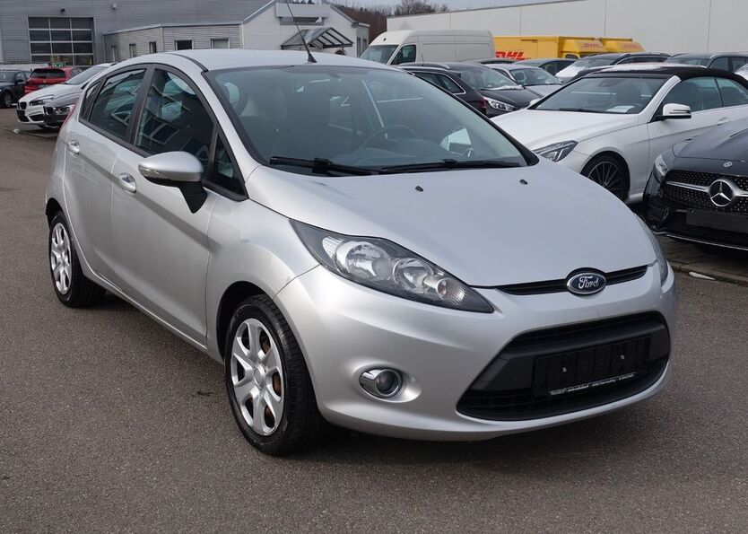 Ford Fiesta 136.718 km 4.500 € Essingen 73457
