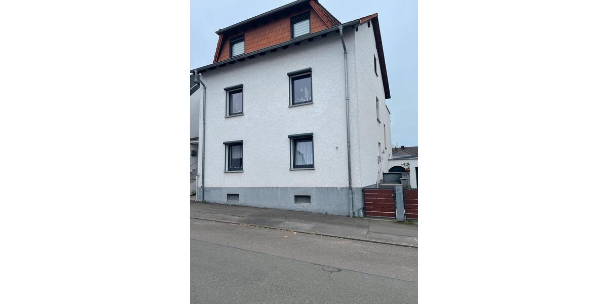 Einfamilienhaus Homburg - 8 Zimmer, 220 m&sup2;, 450.000&euro; | Angebot:26902380