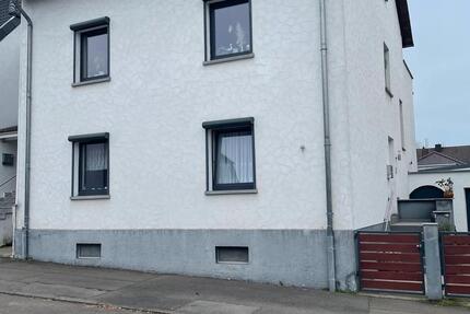 Haus Homburg - 8 Zimmer, 220 m&sup2;, 450.000&euro; | Angebot:26902380