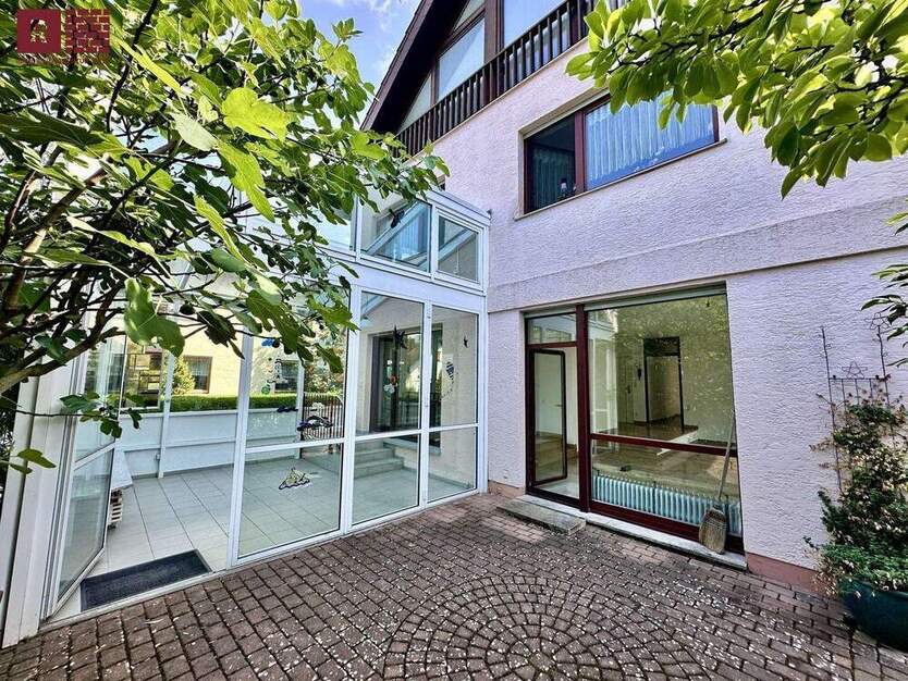 Wohnen mit Weitblick - Ihr neues Zuhause mit Wintergarten und Gartenidylle
