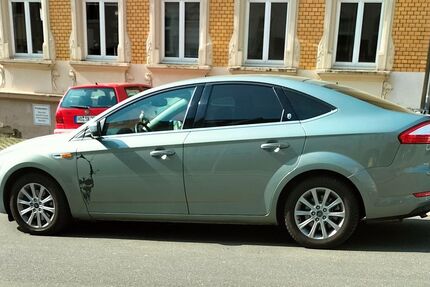Ford Mondeo 197.500 km 3.299 &euro; Plauen 08523