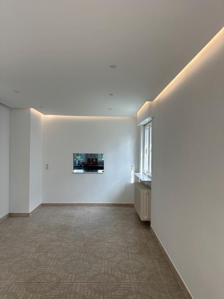Einfamilienhaus mit Garten und Garage