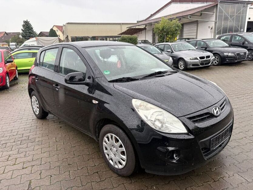 i20