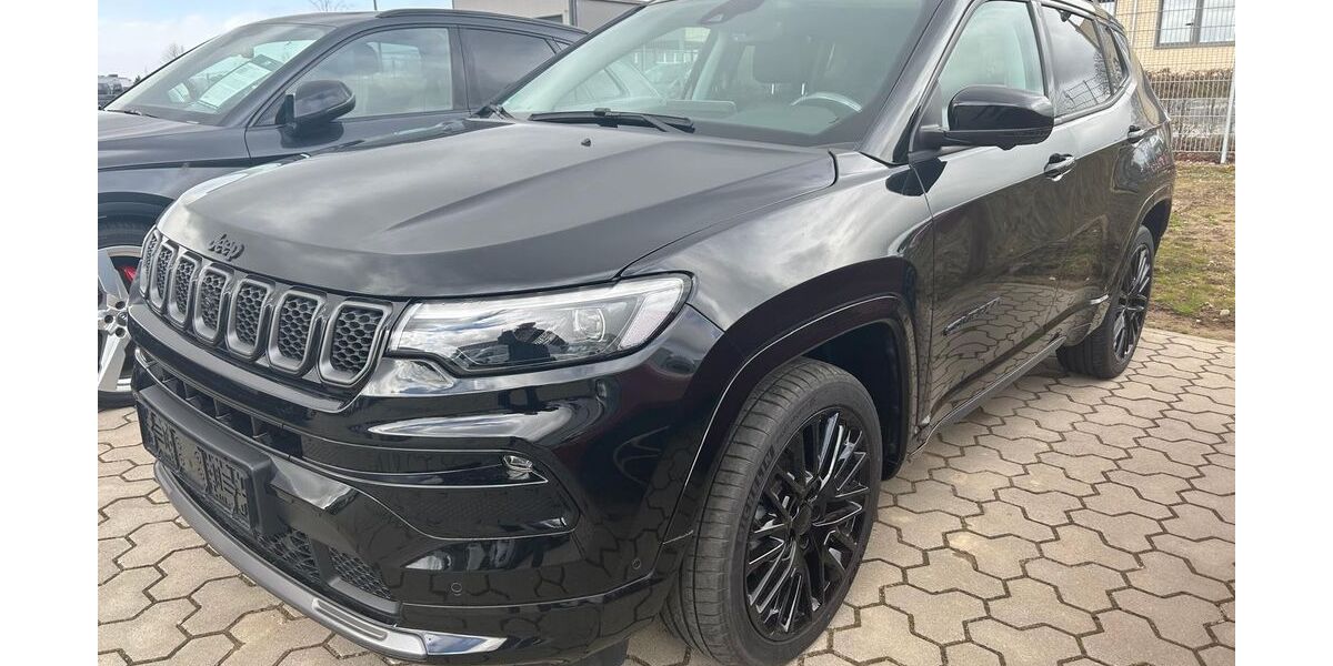 Jeep Compass 12.149 km 27.990 &euro; Ratzeburg 23909