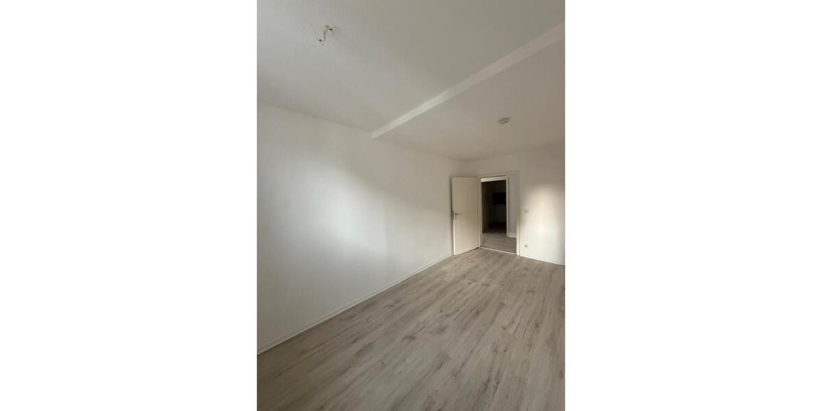 Dachgeschoßwohnung Tuttlingen - 3.5 Zimmer, 87 m&sup2;, 1.180&euro; | Angebot:26660147