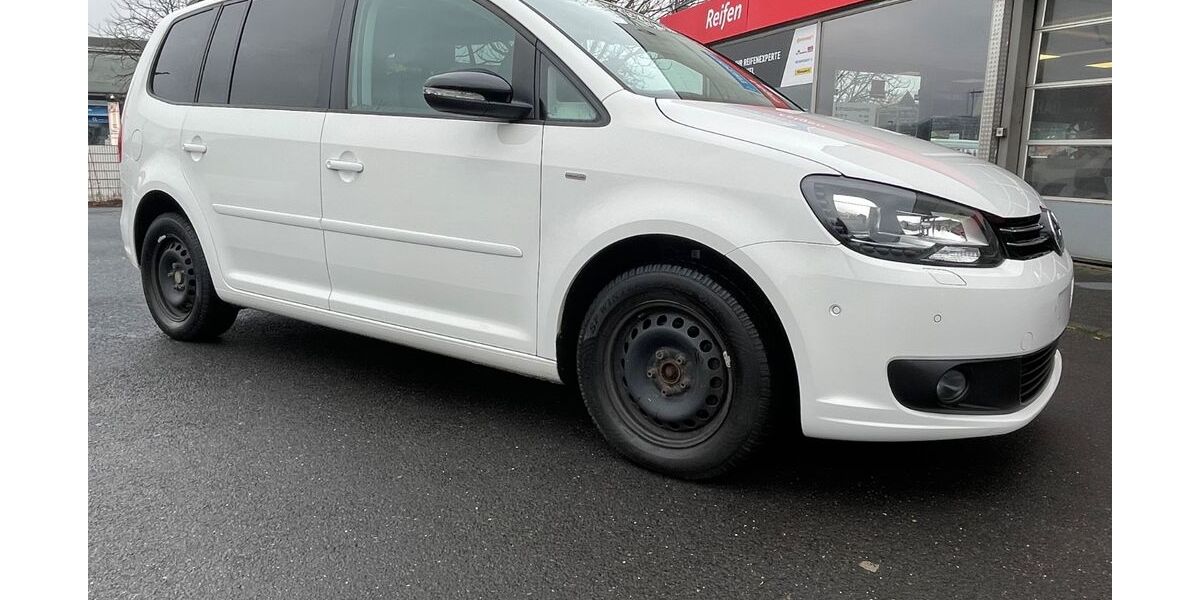 VW Touran 69.500 km 9.380 &euro; Unkel 53572