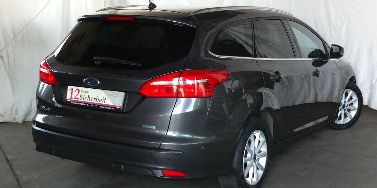 Ford Focus TITANIUM NAVI KLIMAAUTOMATIK EINPARKHILFE 134.288 km 7.798 &euro; Köln 50858