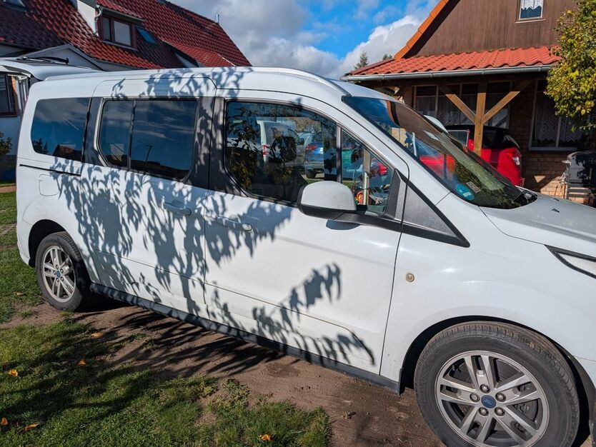 Ford Tourneo Connect 107.000 km 16.400 € Querfurt OT Vitzenbu 06268