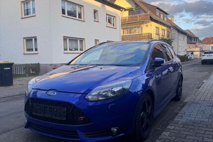 Ford Focus 135.000 km 12.100 &euro; Taunusstein 65232