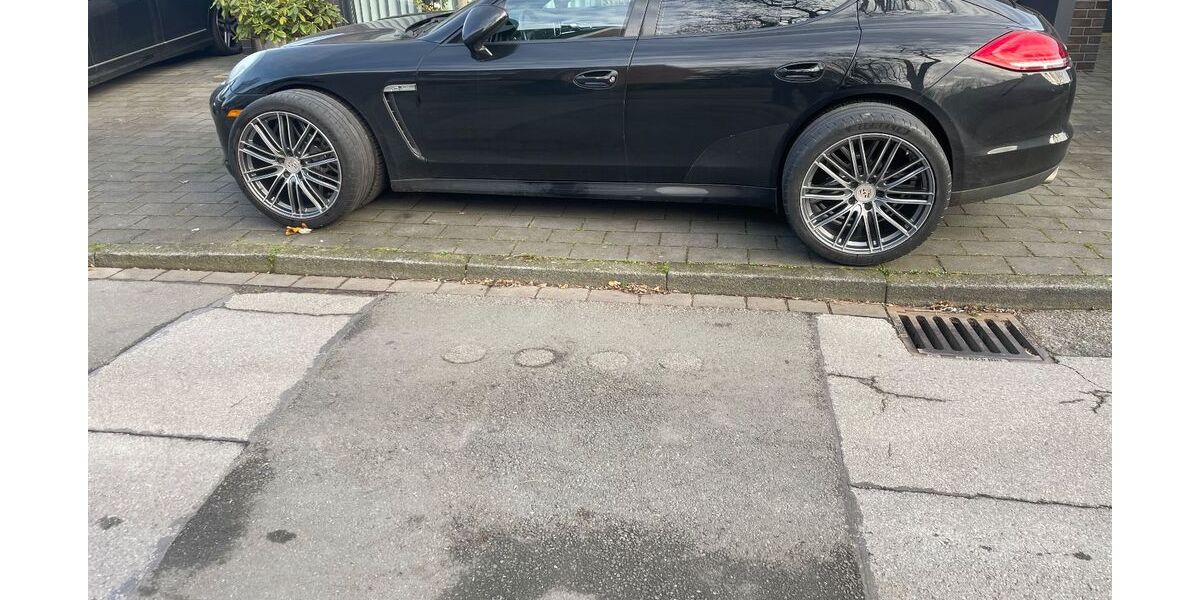 Porsche Panamera 51.000 km 27.900 &euro; Duisburg 47249