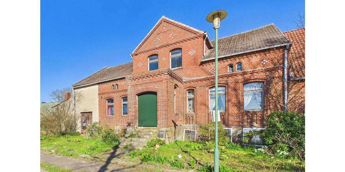 Einfamilienhaus Pirow - 8 Zimmer, 150 m&sup2;, 190.000&euro; | Angebot:26754445