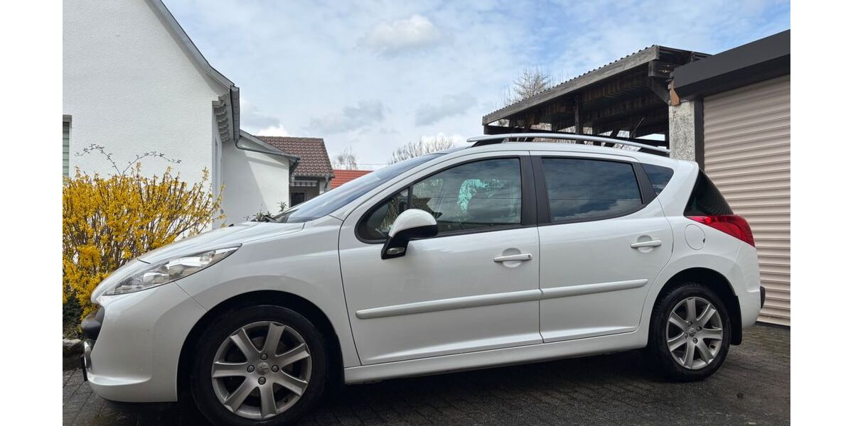 Peugeot 207 144.000 km 4.399 &euro; Sersheim 74372