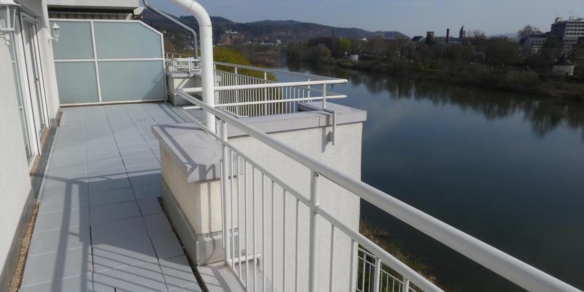 Wohnen mit tollem Moselblick-Attraktive Penthousewohnung mit eigenem Aufzugsausgang an der Mosel - Einfamilienhaus Trier Feyen-Weismark | Angebot:26048722