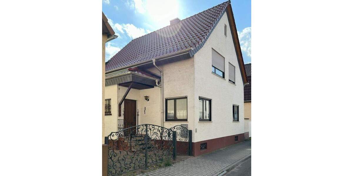 RESERVIERT | gut vermietetes 2-Familienhaus mit Garage 4 zimmer