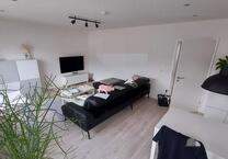 Stilvolle, neuwertige 3-Raum-Wohnung