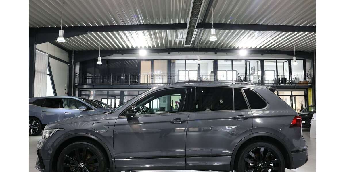 VW Tiguan 1.4 TSI DSG e-HYBRID R-LINE SPORT BLACK 87.000 km 31.991 &euro; Hamm 59077
