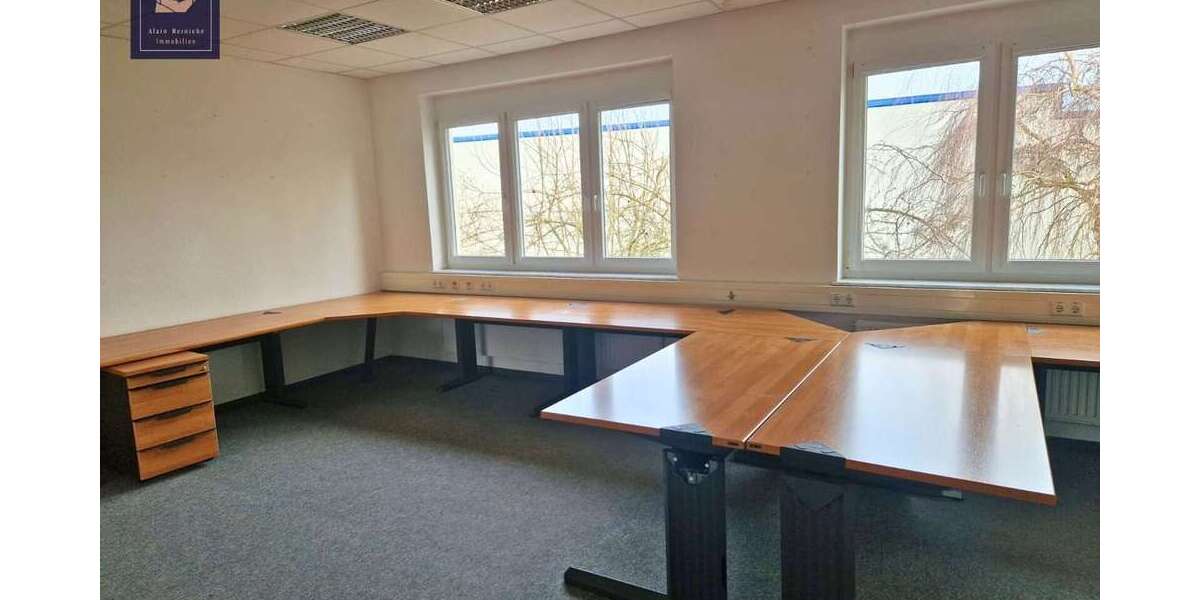 Firmenkomplex mit Garage und Einliegerwohnung 22 zimmer