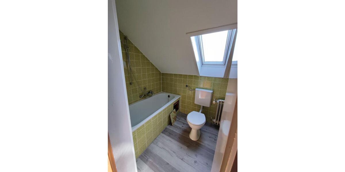 Dachgeschoßwohnung Giengen an der Brenz - 1.5 Zimmer, 35 m&sup2;, 79.999&euro; | Angebot:27071558