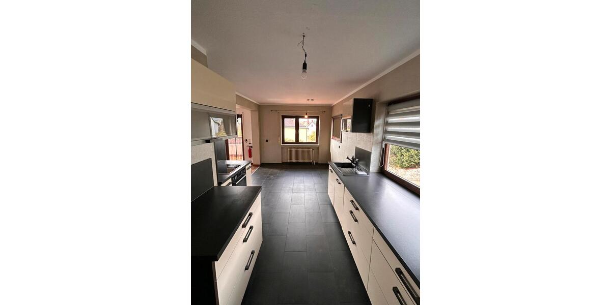 Etagenwohnung Karlsruhe Wettersbach - 4 Zimmer, 112 m&sup2;, 1.430&euro; | Angebot:26012950