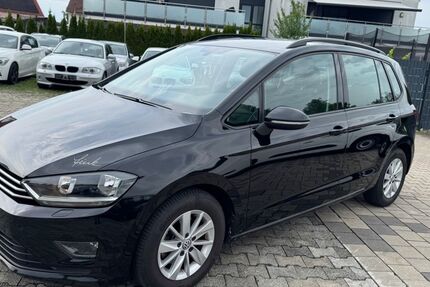 VW Golf Sportsvan 155.000 km 7.950 € Achstetten 88480