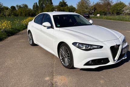 Alfa Romeo Giulia 68.000 km 16.200 &euro; Frankfurt 60439