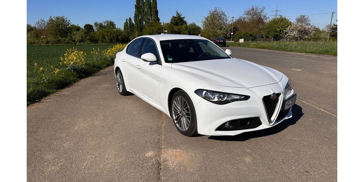 Alfa Romeo Giulia 68.000 km 16.200 &euro; Frankfurt 60439