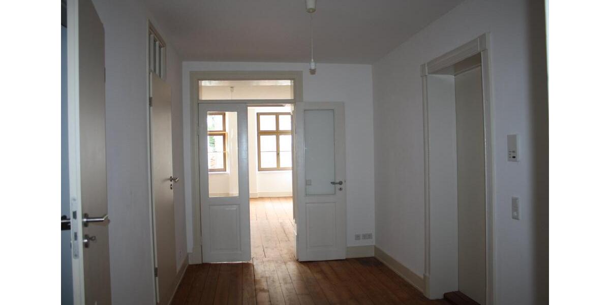Etagenwohnung Wismar Altstadt - 3 Zimmer, 120 m&sup2;, 1.200&euro; | Angebot:26312370