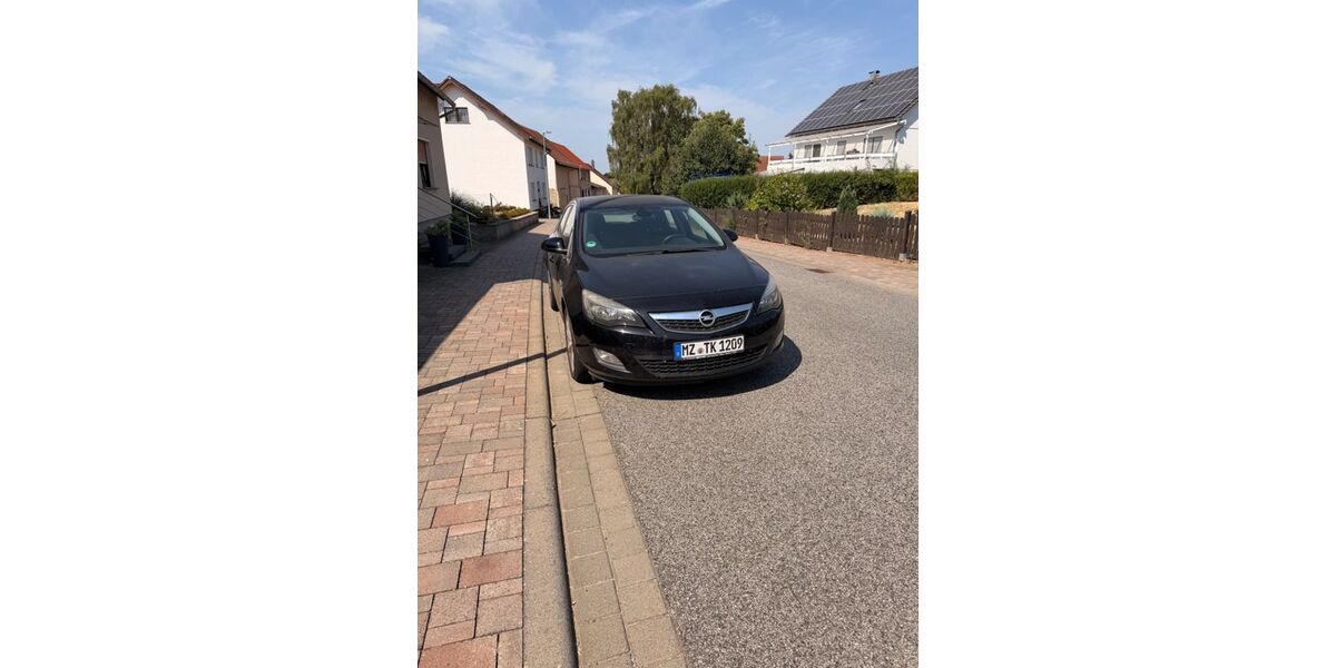 Opel Astra 213.000 km 2.750 &euro; Allenfeld 55595