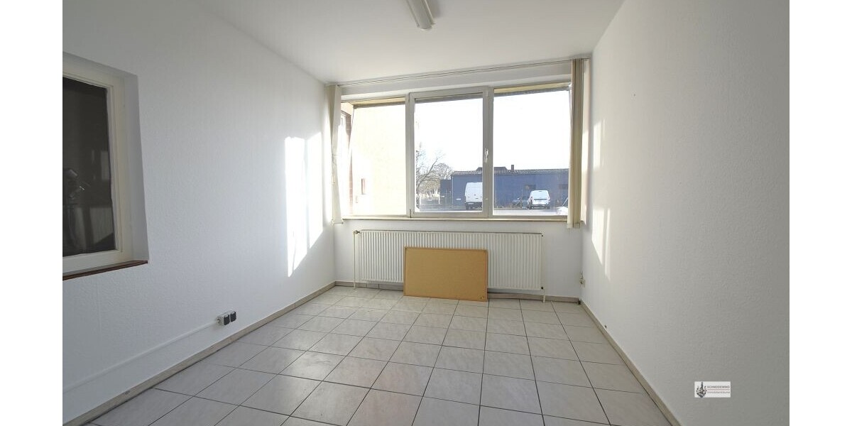 Gewerbefläche TOP-Lage an der B6 2 Hallen mit je ca. 600 m² 1 Halle mit ca. 150 m² + Büro 300 m² - Gewerbeobjekt Weyhe | Angebot:25181992