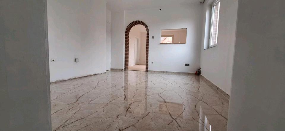 Erdgeschosswohnung eines Zweifamilienhauses 4 zimmer