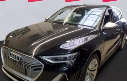 Audi e-tron 31.910 km 37.900 &euro; Burghausen 84489