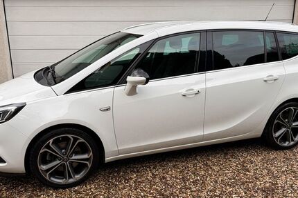 Opel Zafira 64.650 km 14.990 &euro; Gelsenkirchen 45886