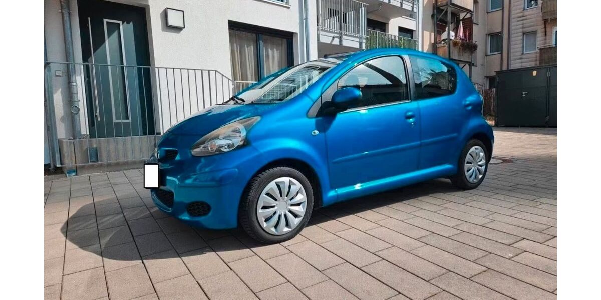 Toyota Aygo (X) 121.000 km 1.999 &euro; Nürnberg 90429