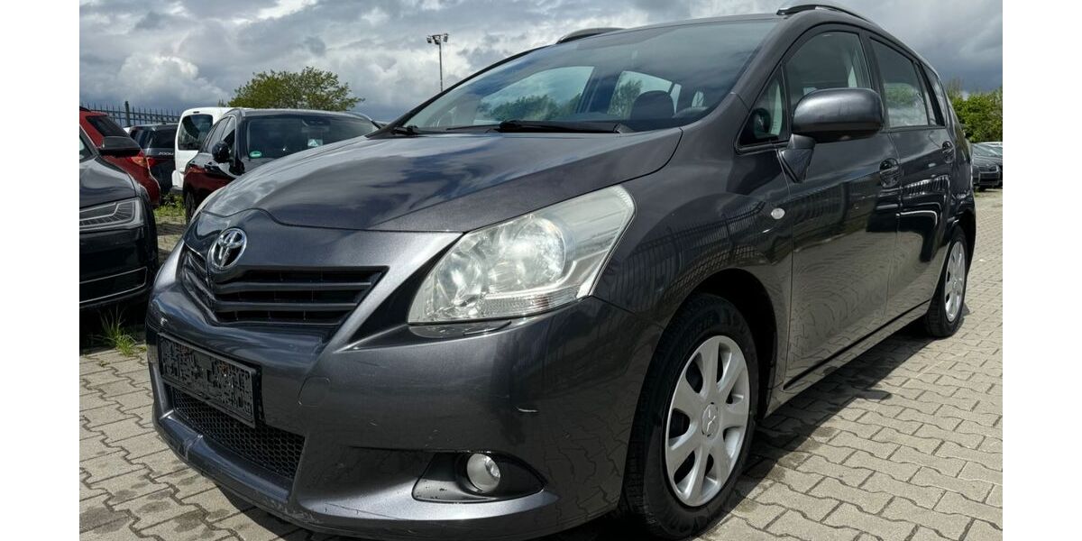 Toyota Verso 222.000 km 4.299 &euro; Oberkrämer 16727
