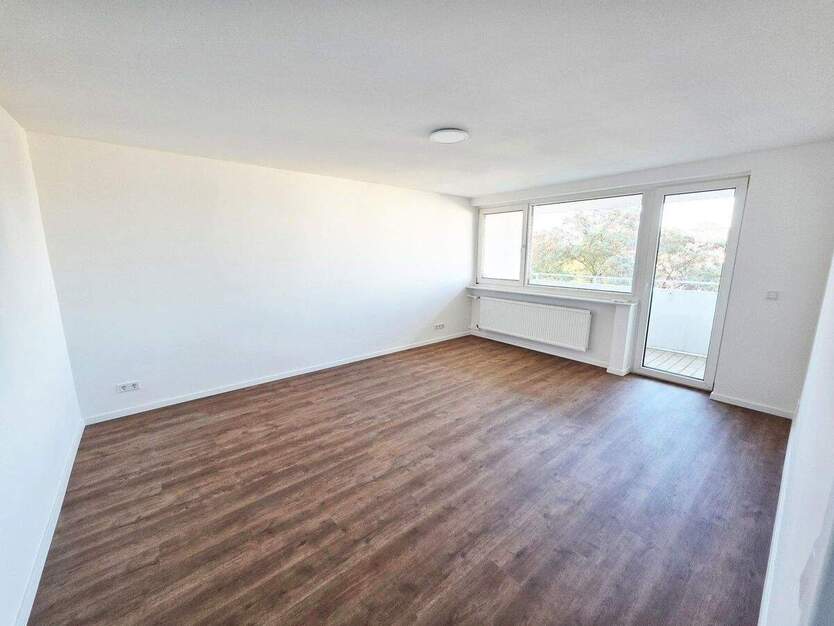 2 Zimmer Wohnung in Fürth komplett renoviert mit Balkon zentrale Lage in Fürth PROVISIONSFREI 2 zimmer