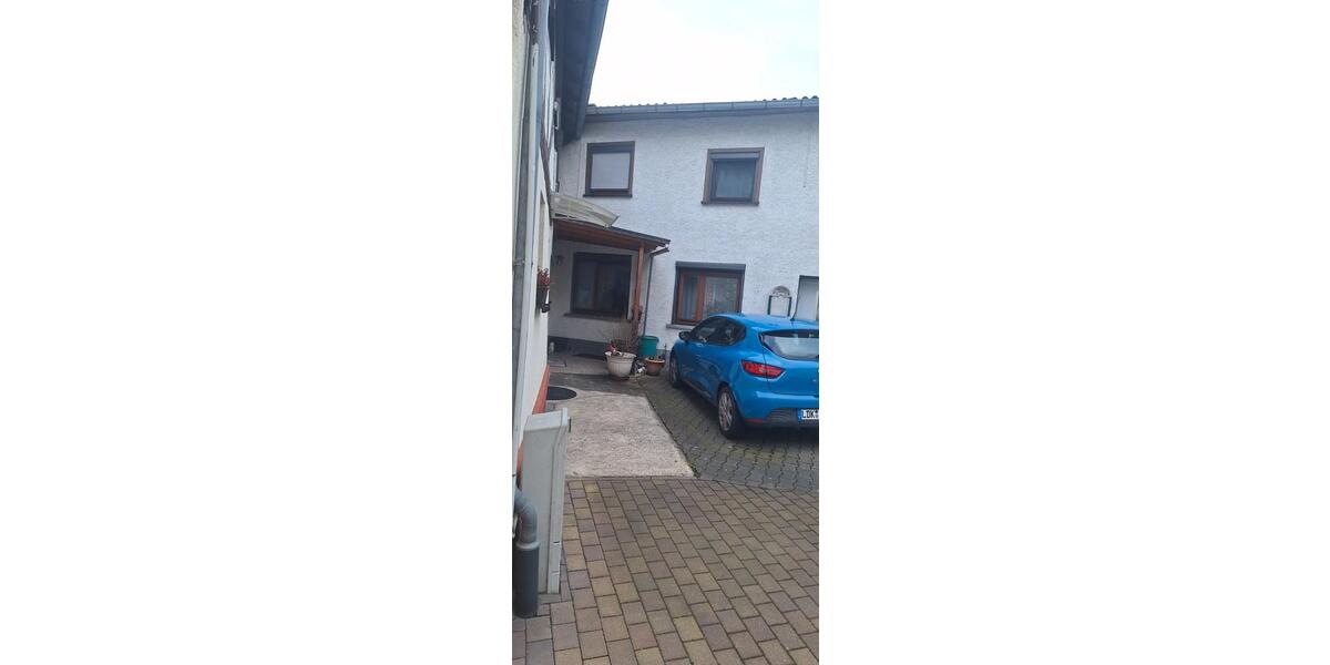 Doppelhaushälfte Hüttenberg - 9 Zimmer, 140 m&sup2;, 200.000&euro; | Angebot:26415348