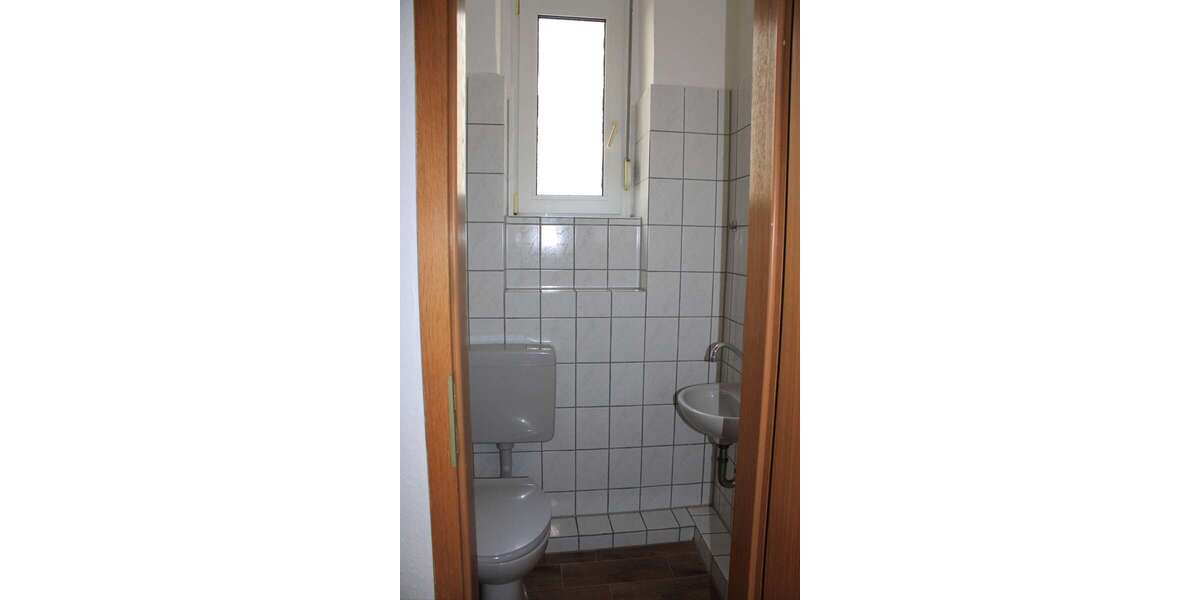 3 Zimmer-Wohnung mit separatem Eingang und Terrasse *ab sofort verfügbar* 3 zimmer