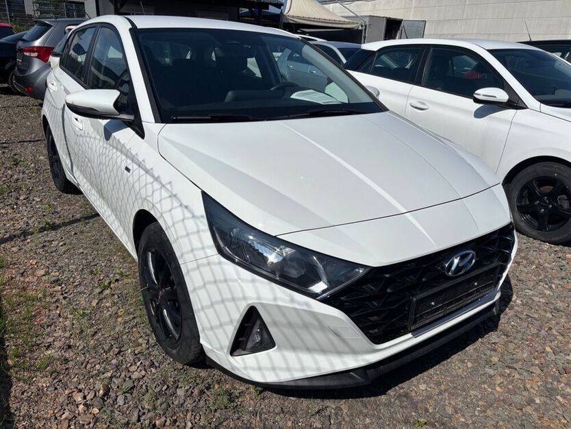 i20