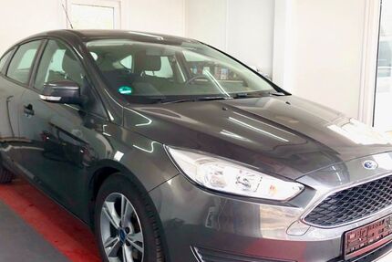 Ford Focus 89.700 km 5.990 &euro; München 81825