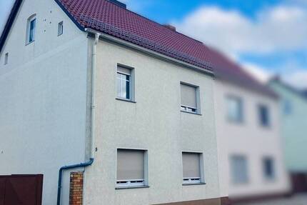 Doppelhaushälfte mitten in Jessen mit 1.092qm Grundstück 4 zimmer